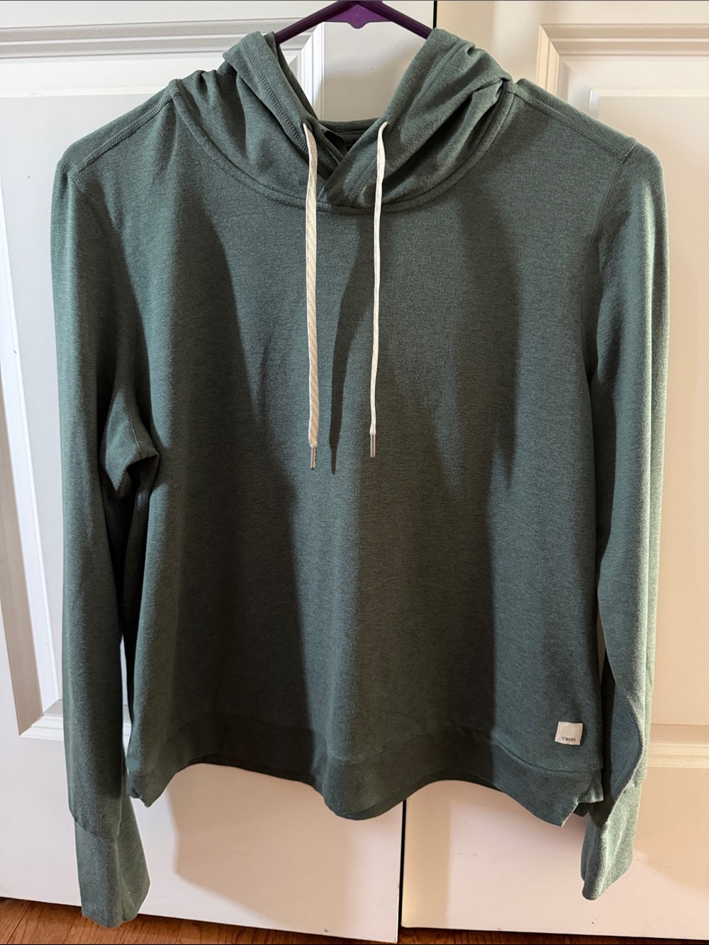 Vuori women's dream knit Hoodie in Heather Green with Drawcords.  Size M.   EUC
